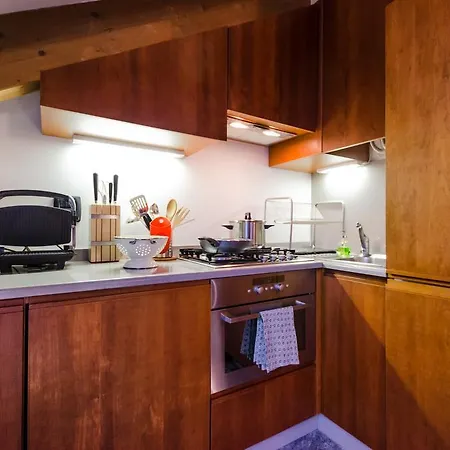 Penthouse Center *